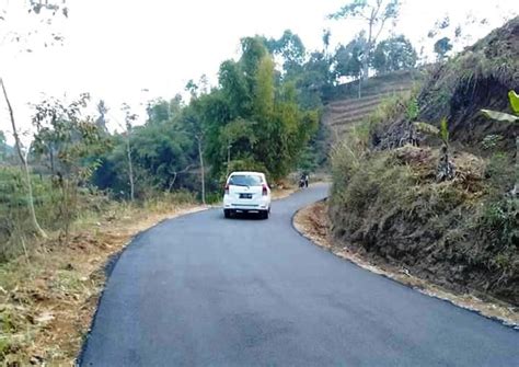 Jalan Menuju Tempat Wisata Kampung Ciherang Mulus Kabupaten Sumedang