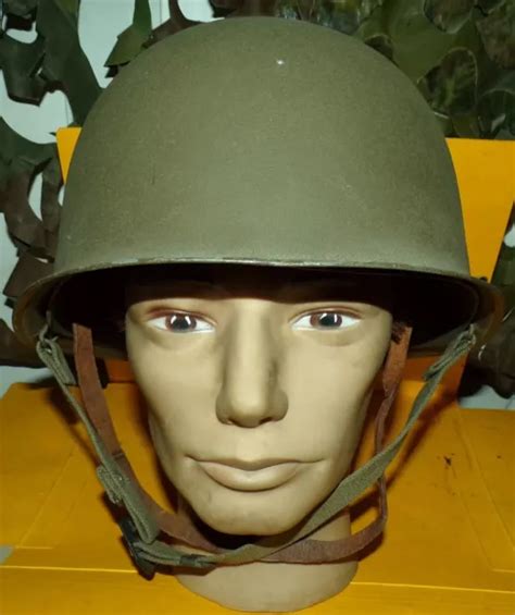 Casque Militaire Lourd De L Armee Francaise De La Periode De La Guerre