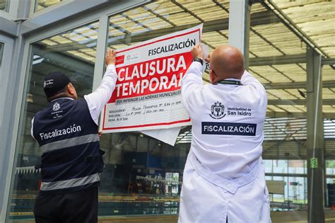 Municipalidad De San Isidro Clausura Piscinas Del Colegio Alfonso