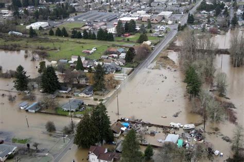 Rain and snow cause avalanches, flooding in Washington state