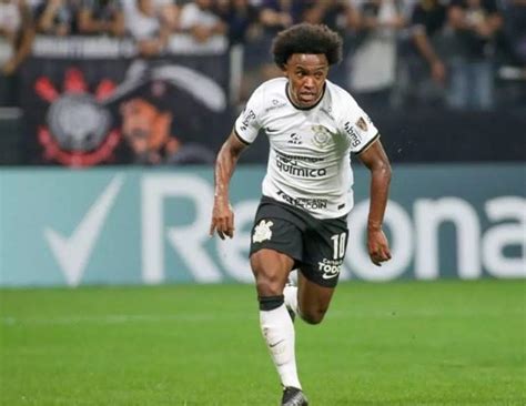 Willian do Corinthians é dono da maior marca de dribles em uma única