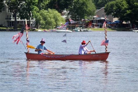 SLIDESHOW 4th Of July Boat Parade On Lake Waushakum Framingham Source