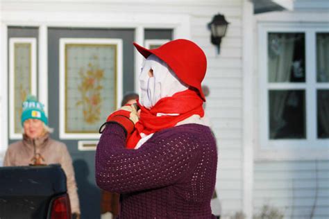 Mummering in Newfoundland: A Christmas Tradition - Holidappy