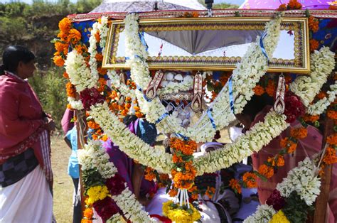 Funeral Ritual Of South India Tribe Brings Members Together Keeps