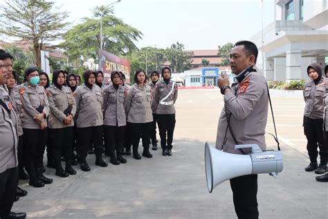 Jelang Pemilu Wakapolresta Tangerang Pimpin Latihan Sispamkota