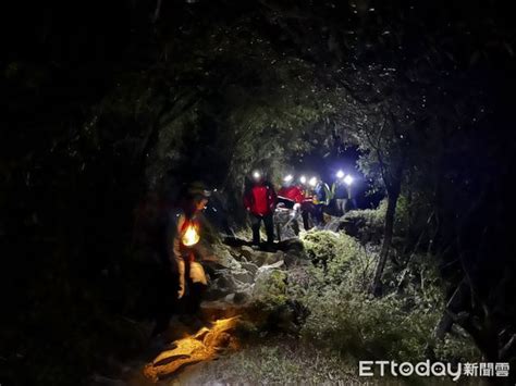 山友登玉山中風警消揹下山保命 玉管處：三高民眾上山應注意保暖 Ettoday健康雲 Ettoday新聞雲