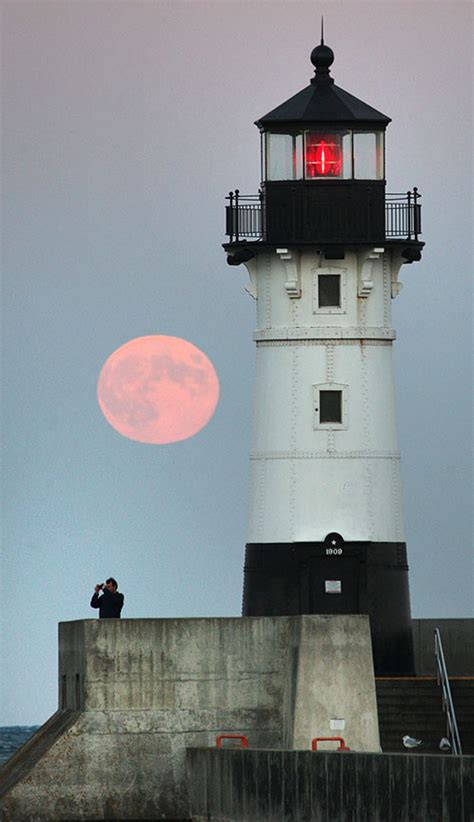 How To See Lunar Craters With The Naked Eye Sky Telescope