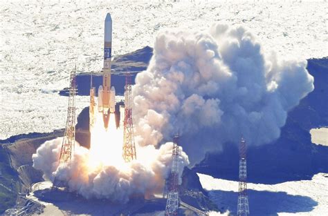 Japan Successfully Launches X Ray Satellite And Lunar Lander