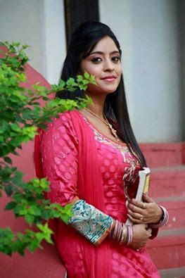 Shubhi Sharma Picture Wallpaper Image Gallery Beautiful Photo Hot Pics And Bold Picture