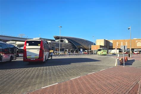 Using The Auh Express Abu Dhabi Airport To Dubai Coach Shuttle