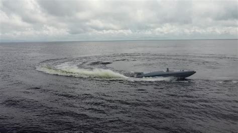 烏軍最新利器！無人艇引爆俄羅斯油輪、夜襲黑海基地炸登陸艦