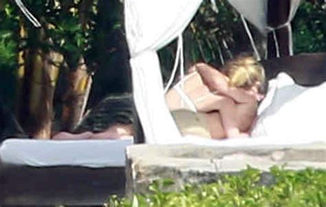 Gwyneth Paltrow In A Bikini 15 Photos Thefappening