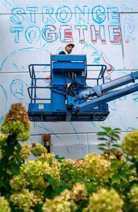 Living Walls unveils "Stronger Together" mural Tuesday to thank health-care workers - ARTS ATL