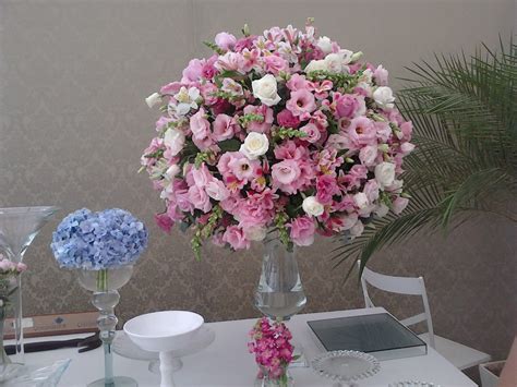 Arranjo Flores Cor De Rosa Romantismo No Casamento