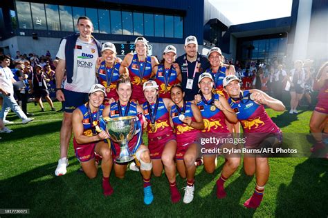 Lions Players Pose For A Photo During The 2023 Aflw Grand Final Match News Photo Getty Images