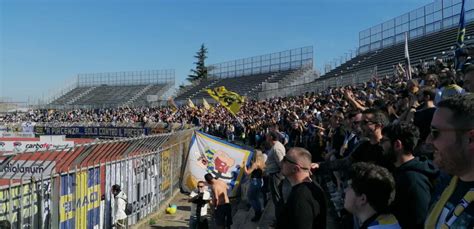 A Piacenza Solo Contro Il Piacenza Lo Striscione Dei Tifosi Del Parma