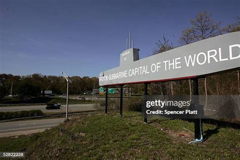 New London Submarine Base Photos and Premium High Res Pictures - Getty ...