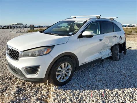 Report 5xypgda55hg194056 Kia Sorento 2017 White Gas Price And Damage