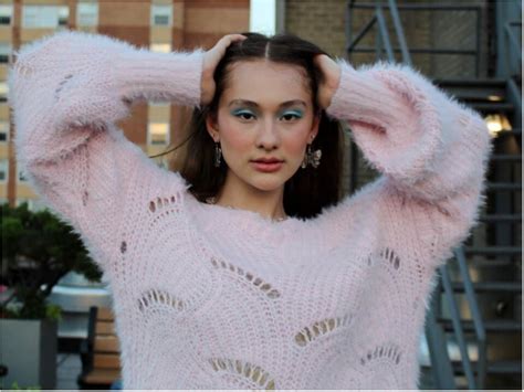 lola tung bio age height parents boyfriend net worth wiki