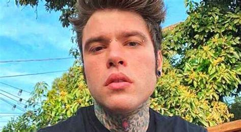 Fedez Malato E Operato Ora è Al San Raffaele I Trascorsi La Malattia