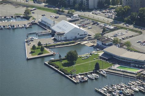 Royal Hamilton Yacht Club In Hamilton On Canada Marina Reviews