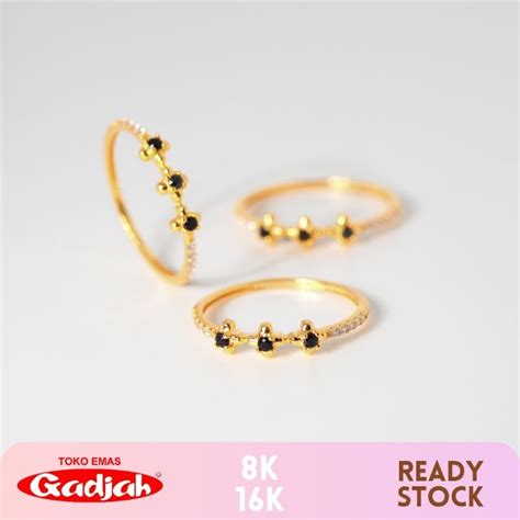 Jual Cincin Emas Listring 3 Bunga Putik Mata Hitam Toko Emas Gadjah