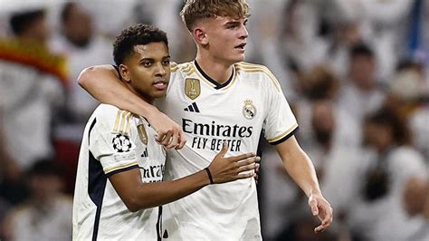 Real Madrid Nápoles Nico Paz sella el liderato en la noche de los