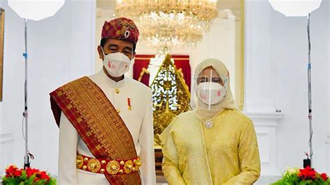 Jokowi Pernah Pakai Baju Adat Apa Saja Saat Hut Ri Agustus