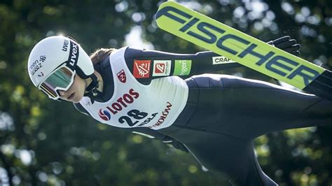 Saut Ski Wisla Jos Phine Pagnier Au Pied Du Podium Du Premier