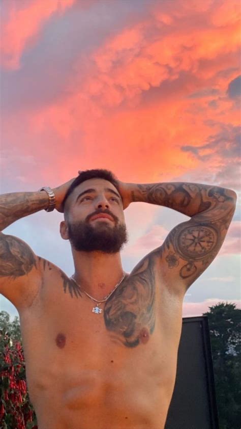 Pin On Maluma Sin Camisa