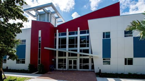 Broward College Science Building - www.leoadaly.com