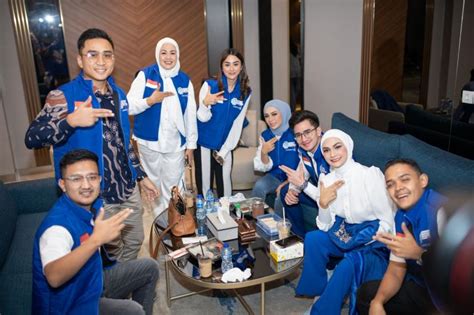 Ini Deretan Artis Yang Daftar Jadi Caleg Republika Online