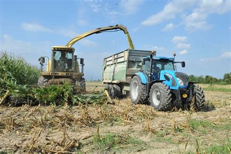 Macchine Agricole Cresce La Forbice Tra Italia Ed Europa