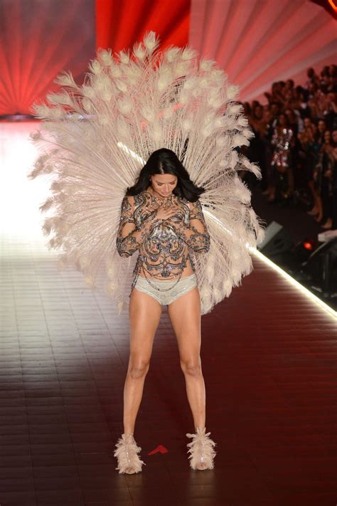 Adriana Lima Hot The Fappening Leaked Photos