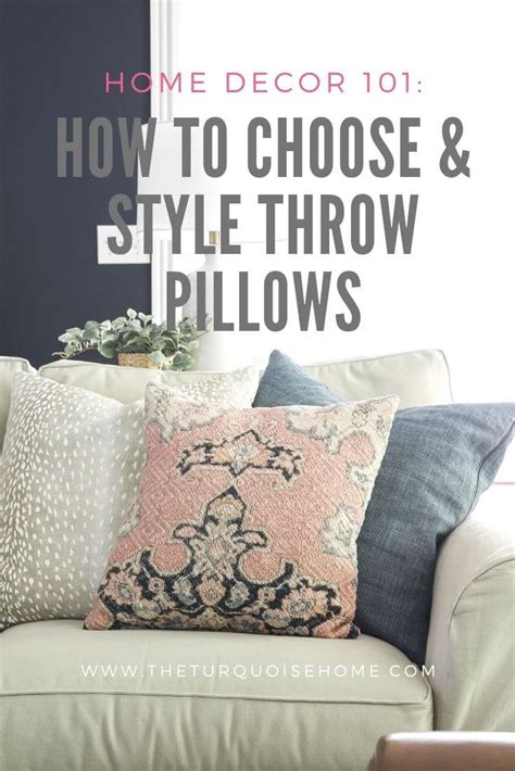 How to Choose and Style Sofa Pillows | Throw pillow styling, Throw ...