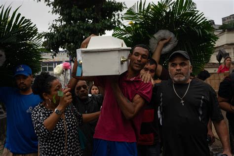 Caso Eloah Menina morta por bala perdida é enterrada 14 08 2023