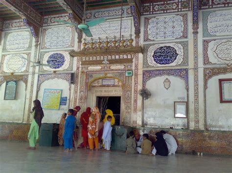 Entrance To Khwaja Ghulam Fareed S Mazar At Mithan Kot Flickr