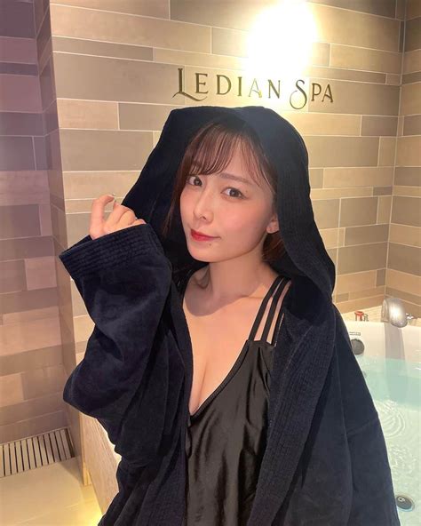 桑原茉萌さんのインスタグラム写真 桑原茉萌instagram 「レディアンスパで サ活 ♨️ アメニティも充実してるし手ぶらでサッと