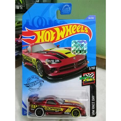 Hot Wheels Factory Sealed Hw Race Day Dodge Viper Srt Acr