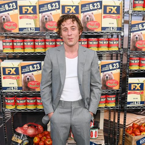 Jeremy Allen White El Rumoreado Novio De Rosal A Reacciona As A Su