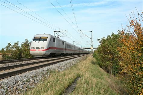 401 079 9 als der gut 45 Minuten verspäteten ICE 73 von Kiel Hbf nach