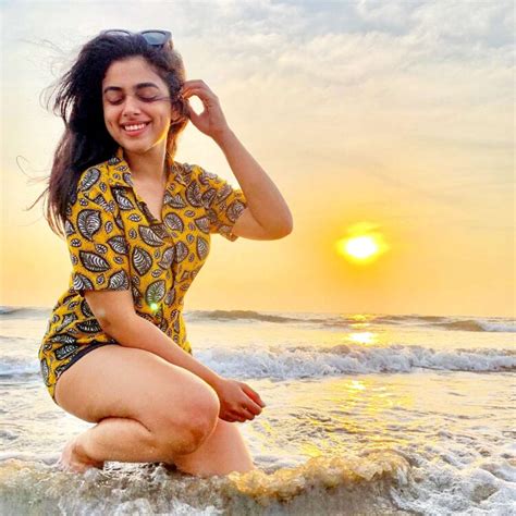 Hot Sexy Siddhi Idnani Bikini Pics
