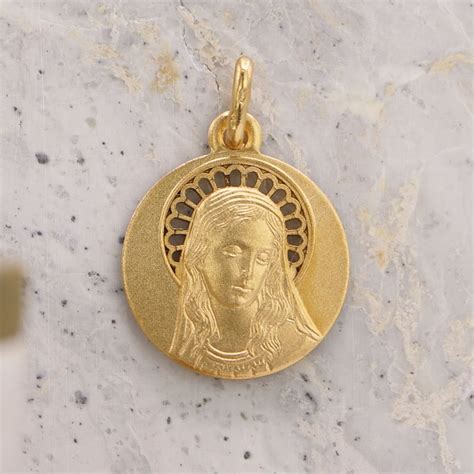 Médaille Vierge couronnée en Or jaune 18 carats