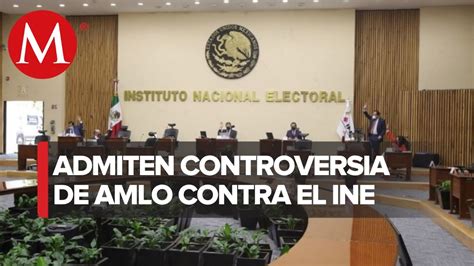 Corte admite controversia de AMLO contra el INE por posponer revocación