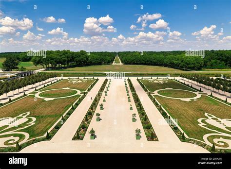 Chateau De Chambord France The Gardens Stock Photo Alamy