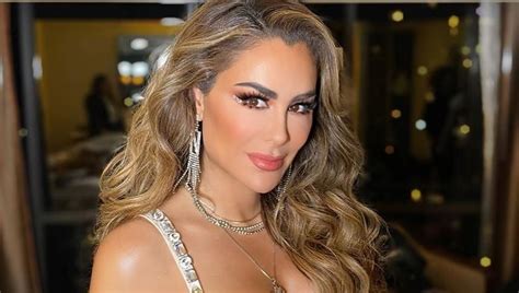 Así luce Ninel Conde a los 46 años Posó en ropa interior y en la nieve