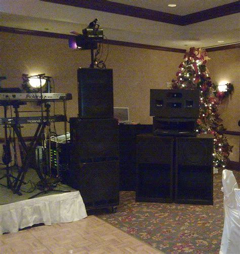 Image Band Speakers On Left Dj Speakers On Right Righ Flickr