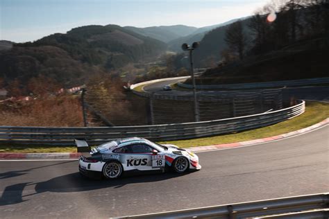 KÜS Team75 Bernhard beim zweiten Lauf zur VLN Langstreckenmeisterschaft