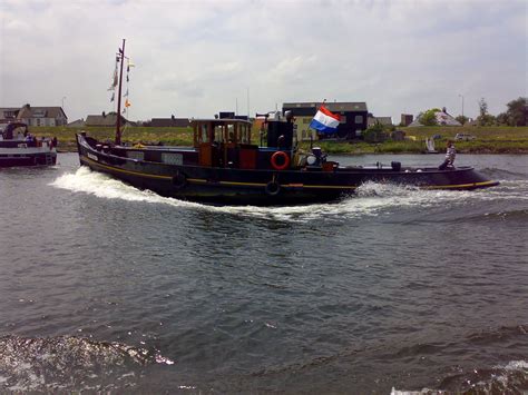 Sleepboot En Opduwer Van Het Jaar Vereniging De Motorsleepboot