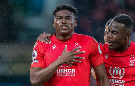 Taiwo Awoniyi le premier doublé à Nottingham Forest est là Vidéo